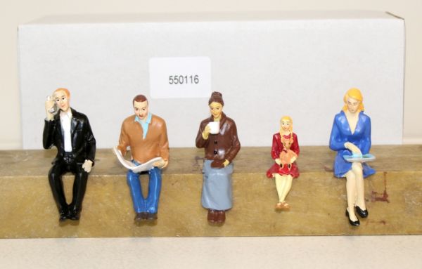 Sitzende Reisende 5 Figuren Set 1 ,Kunststoff-Figuren